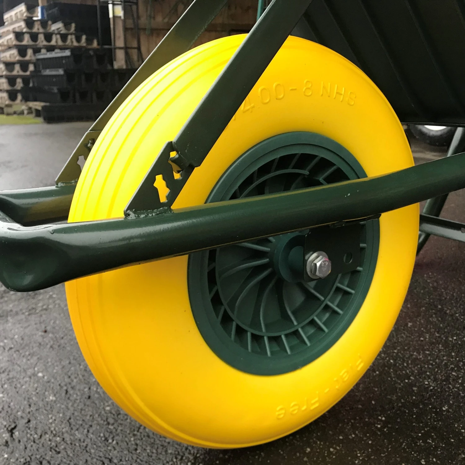 Flat Proof Wheelbarrow Tyre And Wheel To Fit WB5006/WB5008 4 Flat Proof Wheelbarrow Tyre And Wheel To Fit WB5006/WB5008 - Image 2